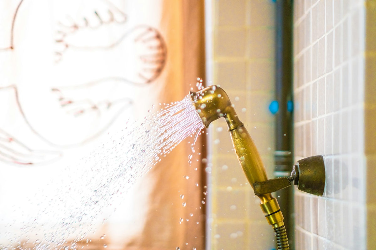 How to Use Shower Oil (and When Body Oil Is Better for Dry Skin)